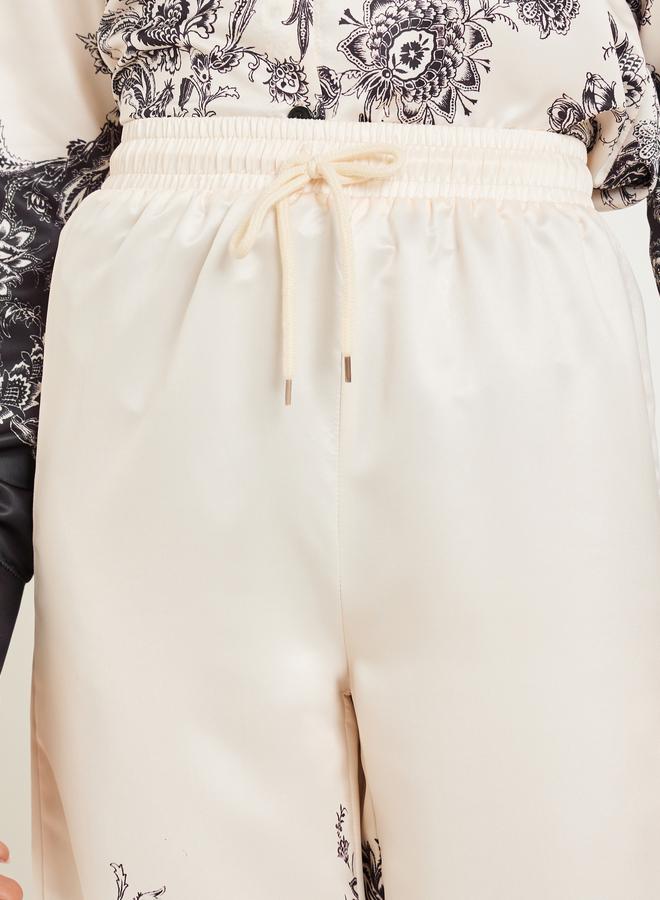 Styli Women Beige Wide Leg Paisley Print Trousers - Image 2